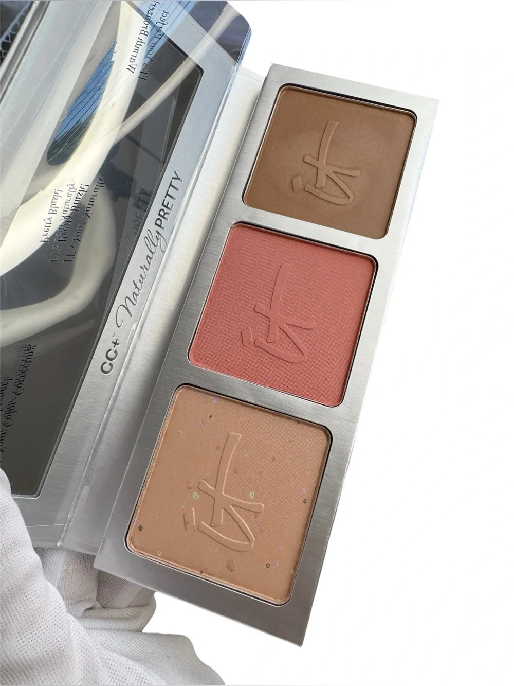 it cosmetics gently swatched